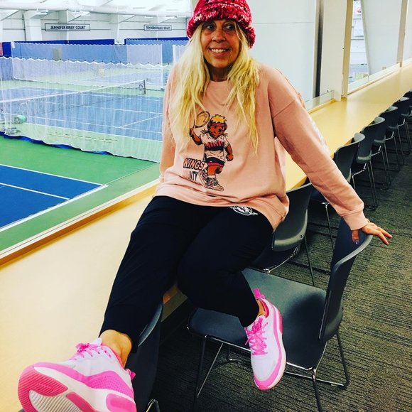 🌹 Meet your Posher, Lisa Marie - Picture 3 of 16